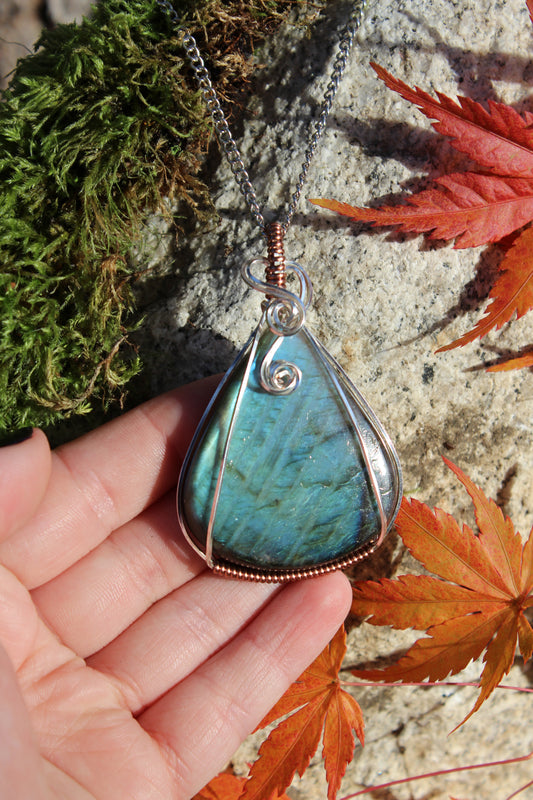 Teardrop Labradorite Pendant